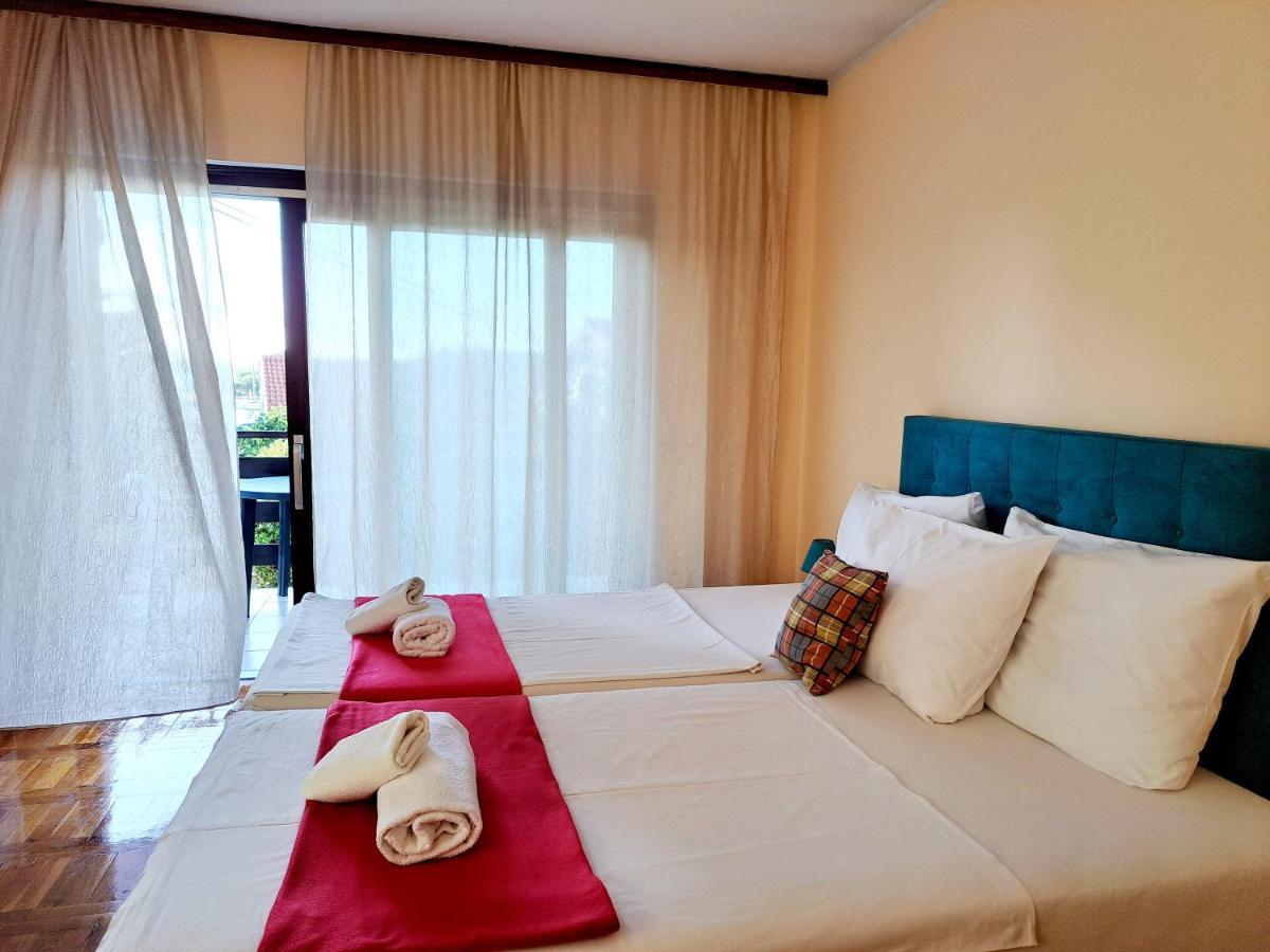Apartmani Svitlana Sukošan Buitenkant foto